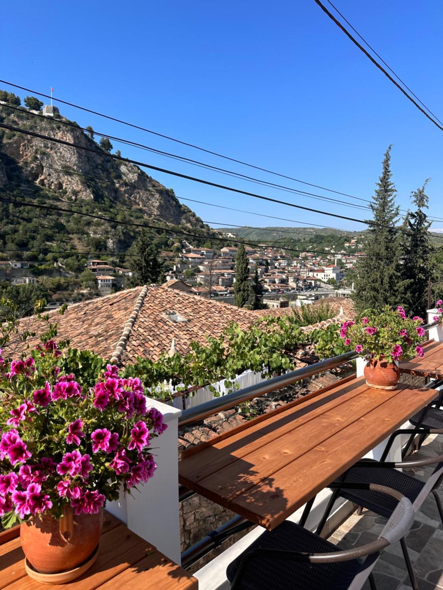 Oda E Skulptorit-Unesco Quarter Berat Eksteriør bilde