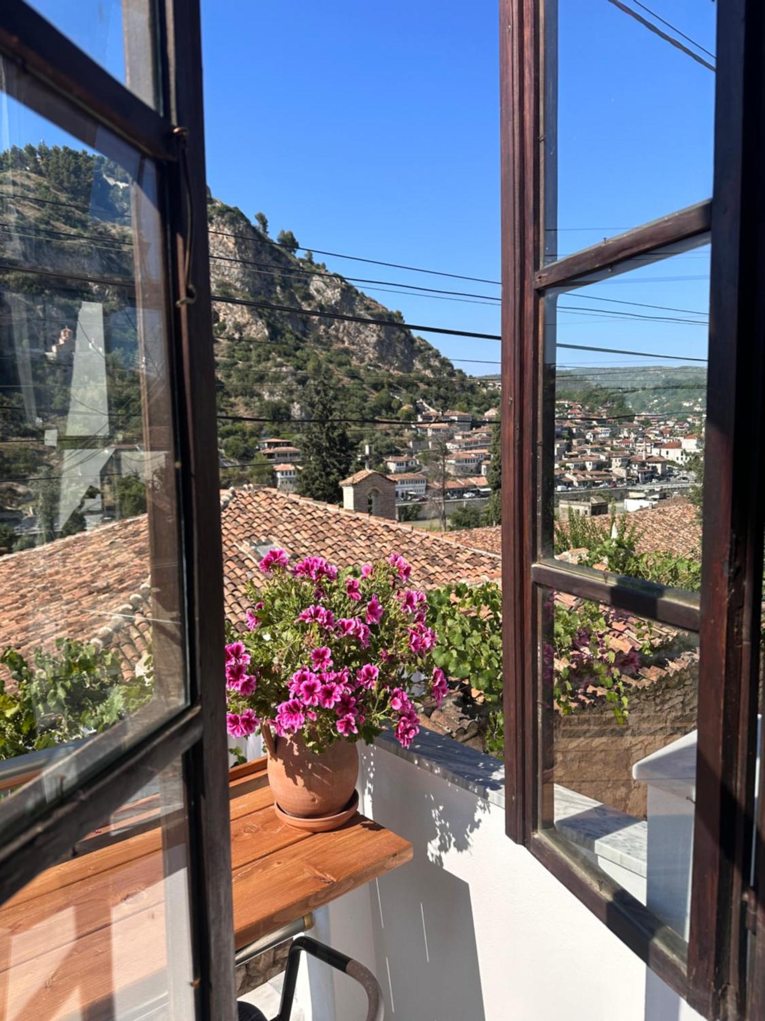 Oda E Skulptorit-Unesco Quarter Berat Eksteriør bilde