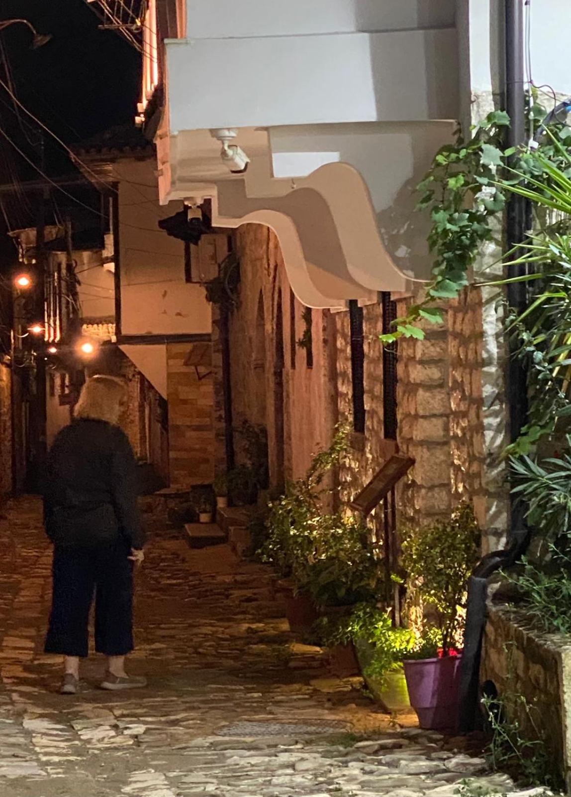 Oda E Skulptorit-Unesco Quarter Berat Eksteriør bilde