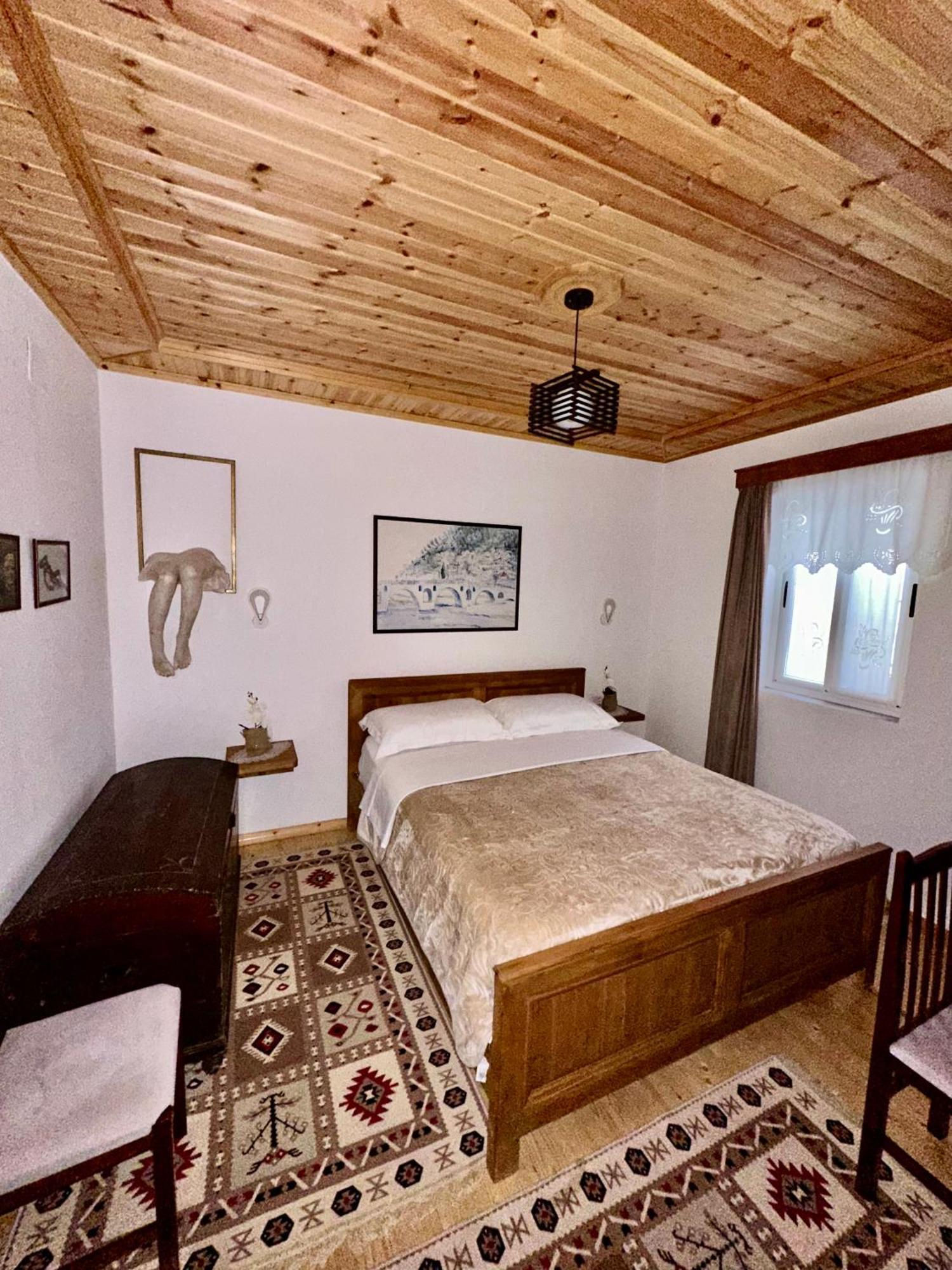 Oda E Skulptorit-Unesco Quarter Berat Eksteriør bilde