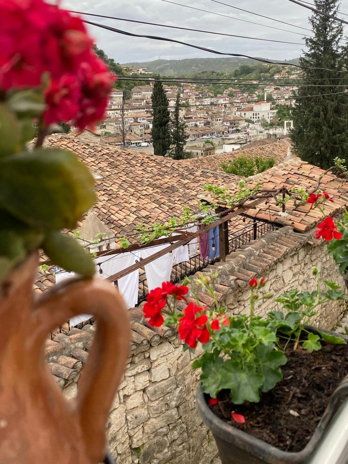 Oda E Skulptorit-Unesco Quarter Berat Eksteriør bilde
