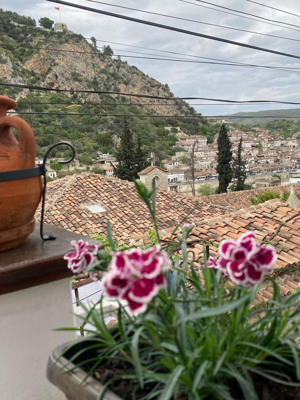 Oda E Skulptorit-Unesco Quarter Berat Eksteriør bilde