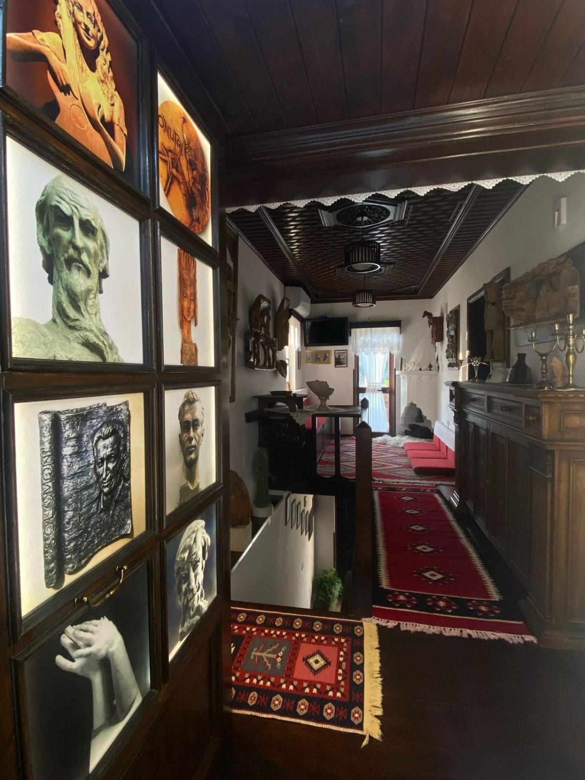 Oda E Skulptorit-Unesco Quarter Berat Eksteriør bilde